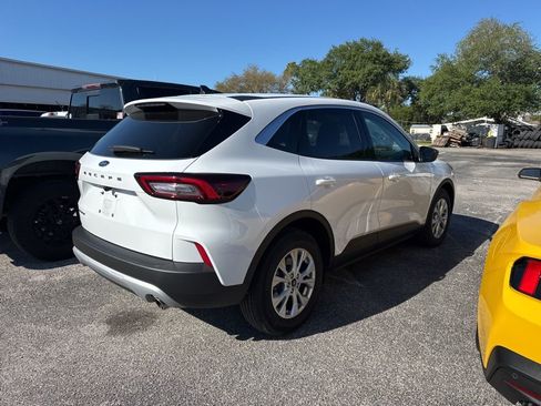 Used 2023 Ford Escape Active image 2