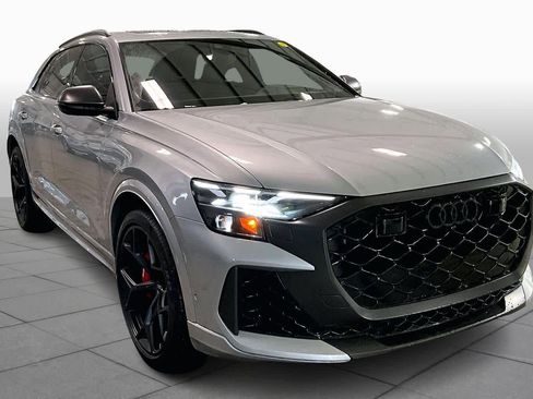 Used 2025 Audi RS Q8 performance image 3