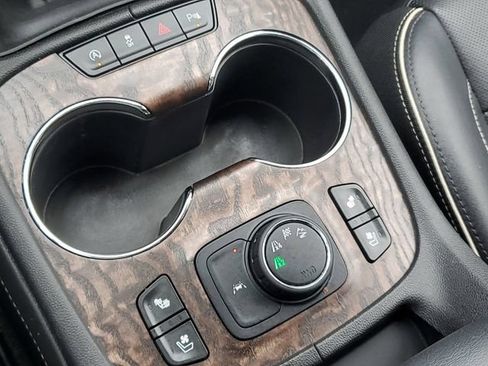 Certified 2020 GMC Acadia Denali AWD/4WD image 30