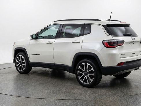 Used 2025 Jeep Compass Limited AWD/4WD image 6