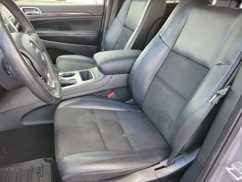 Used 2019 Jeep Grand Cherokee Altitude AWD/4WD image 13