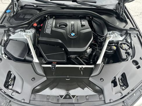 Used 2019 BMW 530i xDrive w/ Convenience Package AWD/4WD image 4