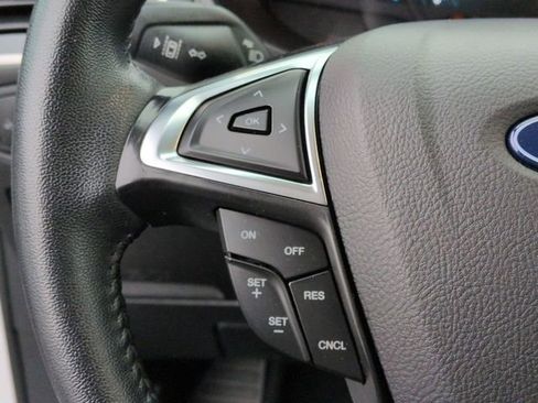 Used 2024 Ford Edge SEL image 18