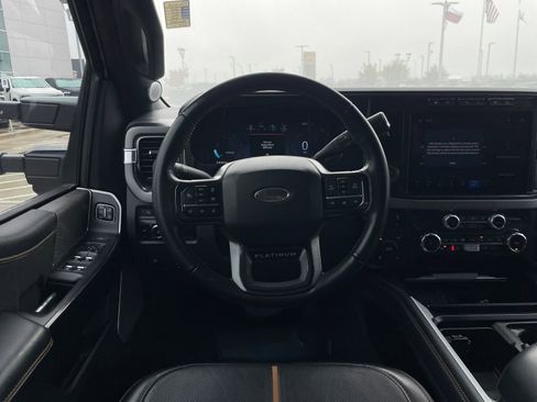 Used 2023 Ford F250 Platinum image 15