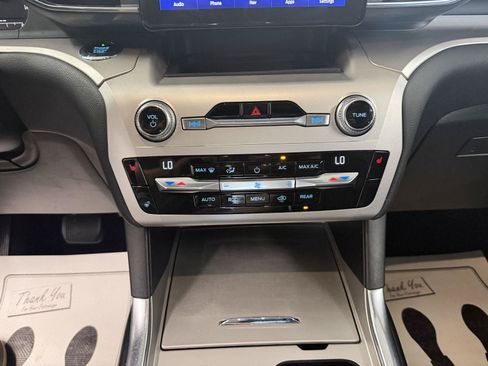 Certified 2021 Ford Explorer XLT w/ Equipment Group 202A AWD/4WD image 18