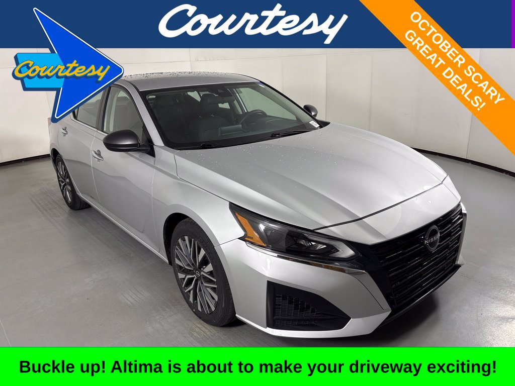 Used 2024 Nissan Altima 2.5 SV FWD image 1