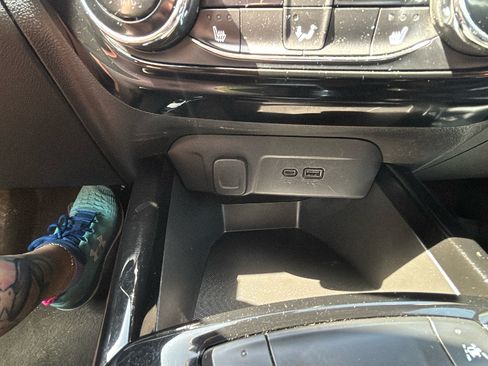 Used 2024 Chevrolet Trax RS w/ Driver Confidence Package FWD image 20