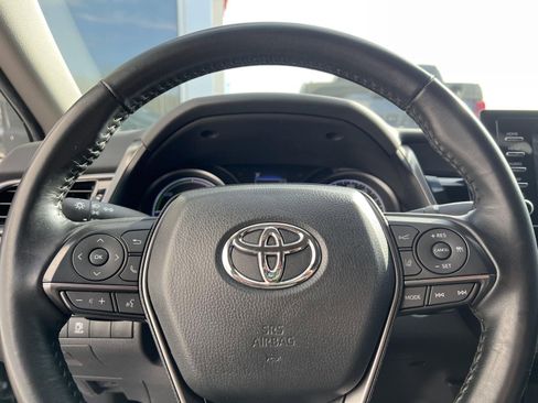 Used 2024 Toyota Camry SE image 19