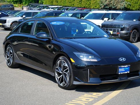 Certified 2025 Hyundai Ioniq 6 SEL AWD/4WD image 3