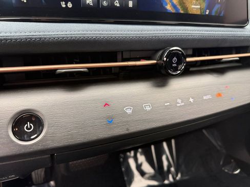 Used 2023 Nissan Ariya PLATINUM+ e-4ORCE image 22