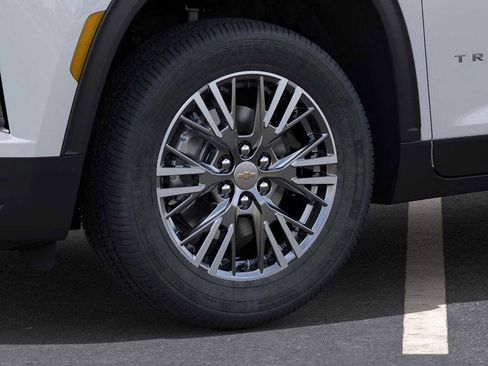 New 2026 Chevrolet Traverse LT image 9