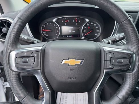 Used 2025 Chevrolet Blazer LT image 32