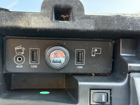 Used 2015 Land Rover Range Rover Supercharged image 39