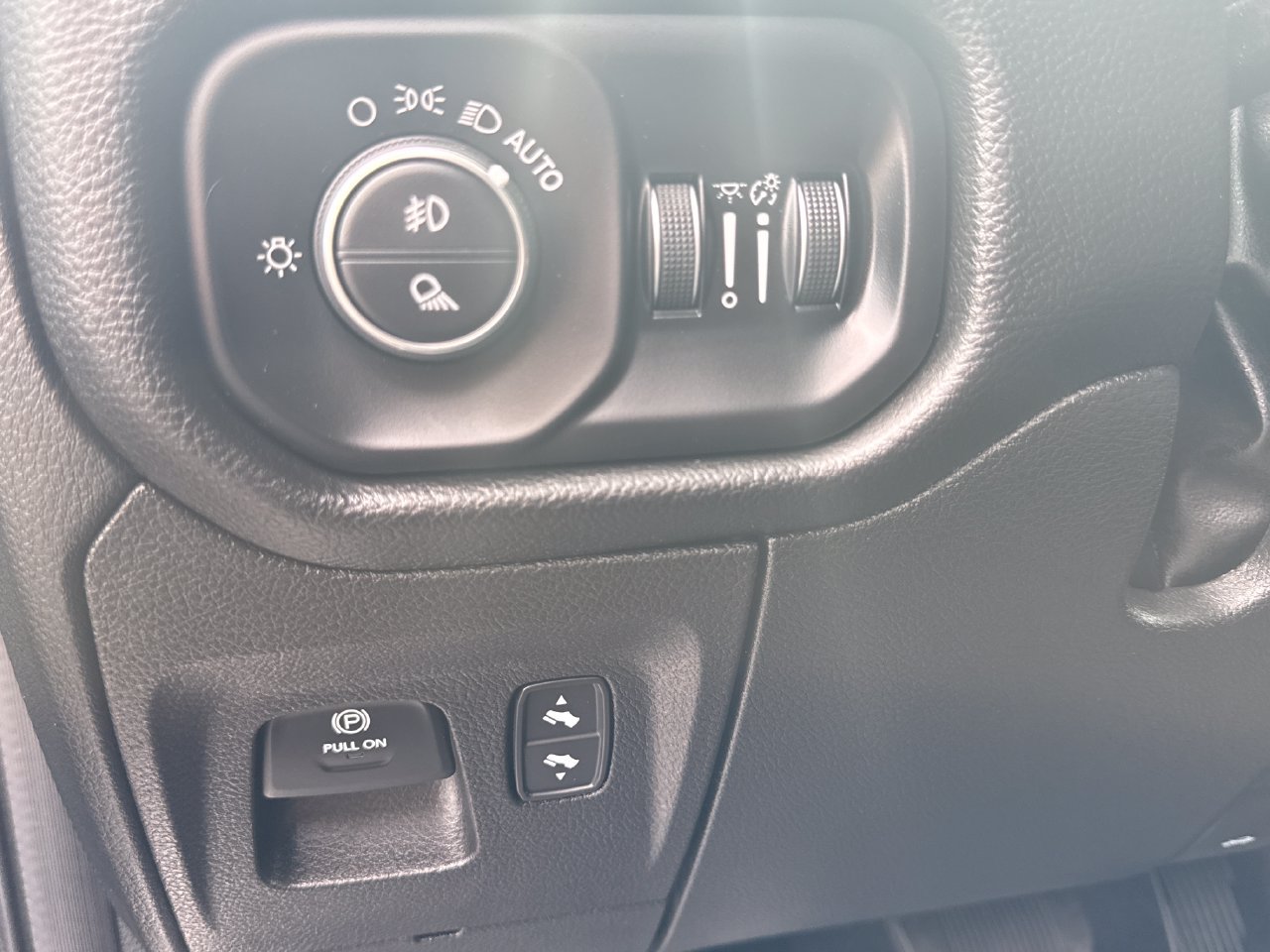 Used 2025 RAM 1500 Big Horn AWD/4WD image 17