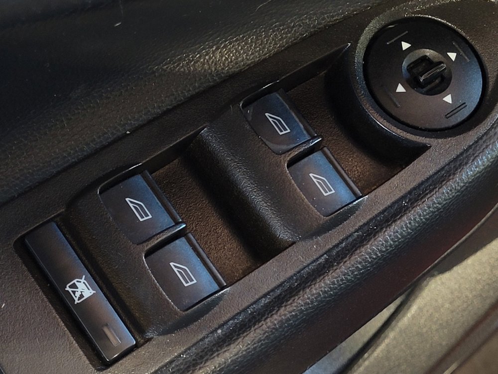 Used 2018 Ford Escape SE w/ SE Sync 3 Package AWD/4WD image 27