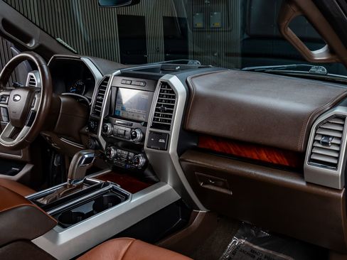 Used 2019 Ford F150 King Ranch w/ Equipment Group 601A Luxury AWD/4WD image 17