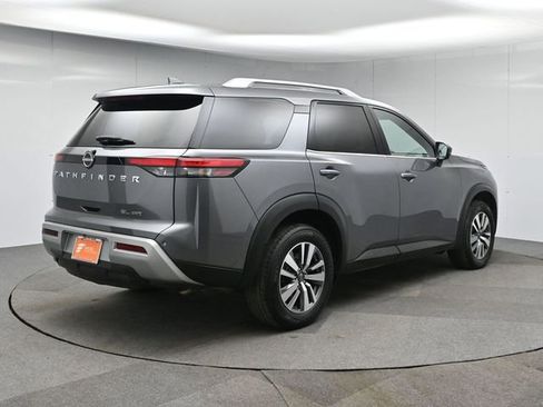 Used 2022 Nissan Pathfinder SL image 5