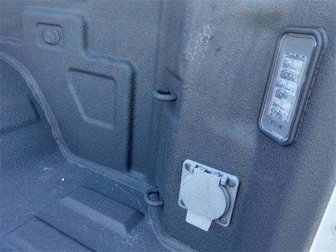 Used 2022 Chevrolet Silverado 1500 High Country image 16