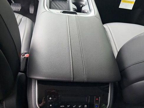 New 2025 Nissan Armada SV image 27