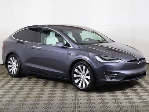 Used 2020 Tesla Model X Long Range image 2