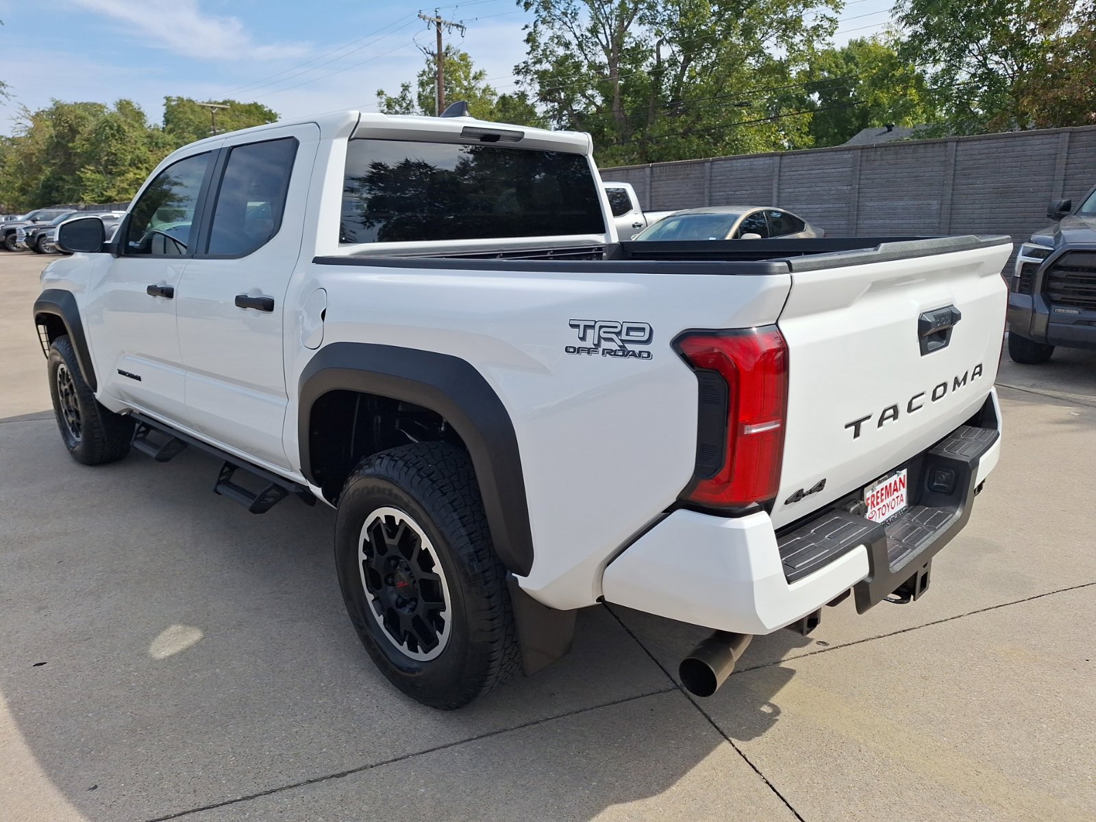 Used 2024 Toyota Tacoma TRD Off-Road AWD/4WD image 4