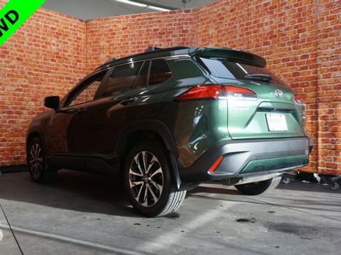 Used 2023 Toyota Corolla Cross XLE w/ Convenience Package image 5