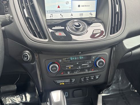 Used 2019 Ford Escape Titanium FWD image 17