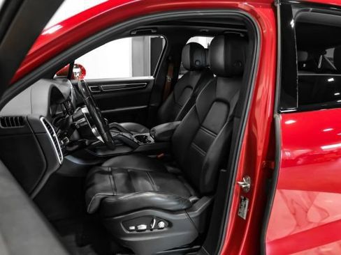 Used 2021 Porsche Cayenne AWD/4WD image 31