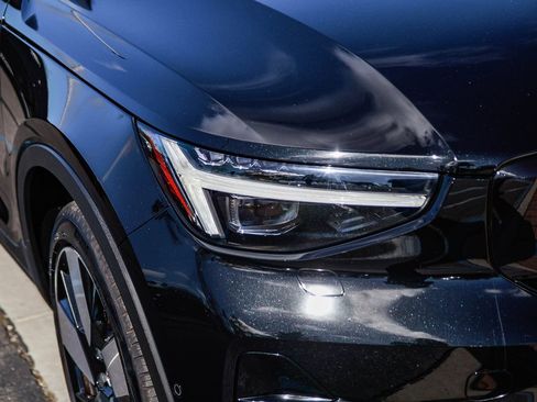 Used 2023 Volvo C40 P8 Recharge Ultimate image 12