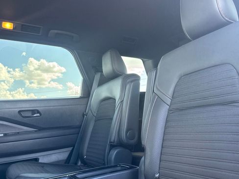 Used 2025 Nissan Pathfinder Rock Creek AWD/4WD image 41