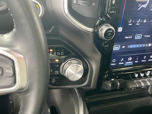 Used 2023 RAM 1500 Laramie AWD/4WD image 17