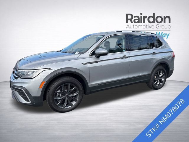 Used 2022 Volkswagen Tiguan SE AWD/4WD image 3