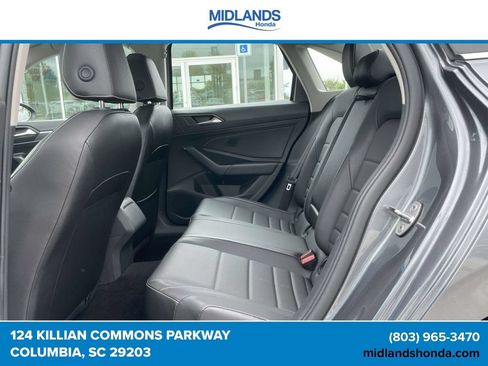 Used 2024 Volkswagen Jetta SE FWD image 9