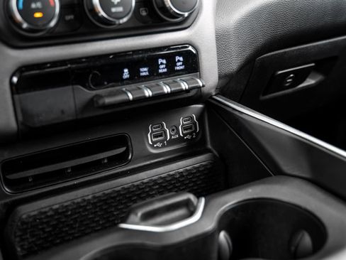 Used 2023 RAM 1500 Big Horn AWD/4WD image 38