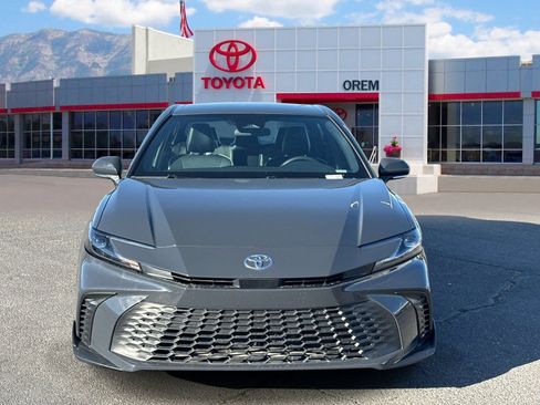 Used 2025 Toyota Camry Hybrid FWD image 2