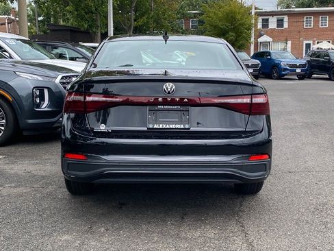 Certified 2025 Volkswagen Jetta S image 4