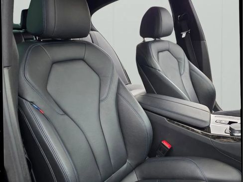 Used 2018 BMW 530e xDrive image 35