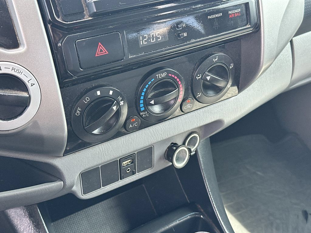 Used 2014 Toyota Tacoma 4x4 Double Cab w/ SR5 Package image 14
