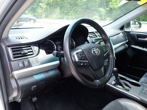 Used 2015 Toyota Camry XSE FWD image 14