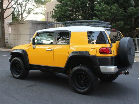 Used 2007 Toyota FJ Cruiser 4WD image 9
