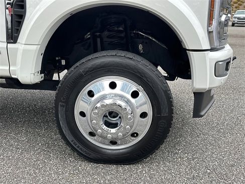 Used 2024 Ford F450 Platinum w/ FX4 Off-Road Package image 12