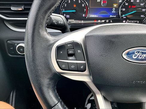Used 2022 Ford Explorer XLT w/ Equipment Group 202A AWD/4WD image 17