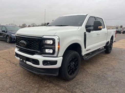 Used 2025 Ford F350 Lariat w/ Black Appearance Package image 1