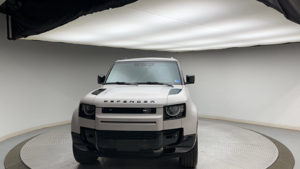 Used 2026 Land Rover Defender 130 X-Dynamic SE AWD/4WD image 7