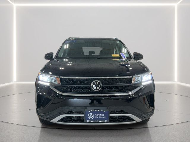 Certified 2024 Volkswagen Taos SE w/ Panoramic Sunroof Package AWD/4WD image 9