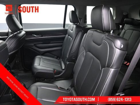 Used 2023 Jeep Grand Cherokee L Limited AWD/4WD image 23