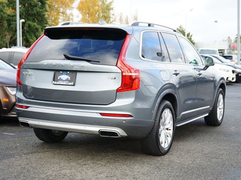 Used 2018 Volvo XC90 T6 Momentum w/ Convenience Package image 7