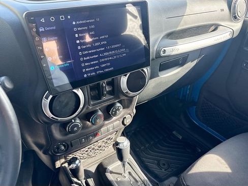 Used 2016 Jeep Wrangler Unlimited Sahara w/ Connectivity Group image 25