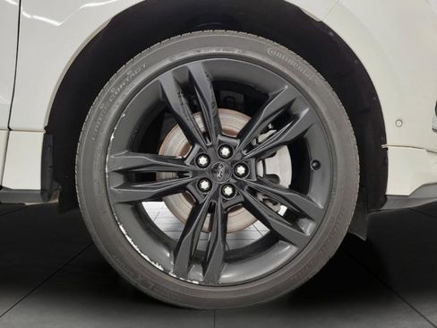 Used 2024 Ford Edge ST w/ Equipment Group 401A AWD/4WD image 3