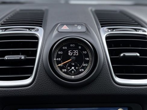 Certified 2016 Porsche Cayman GT4 w/ Sport Chrono Package image 23